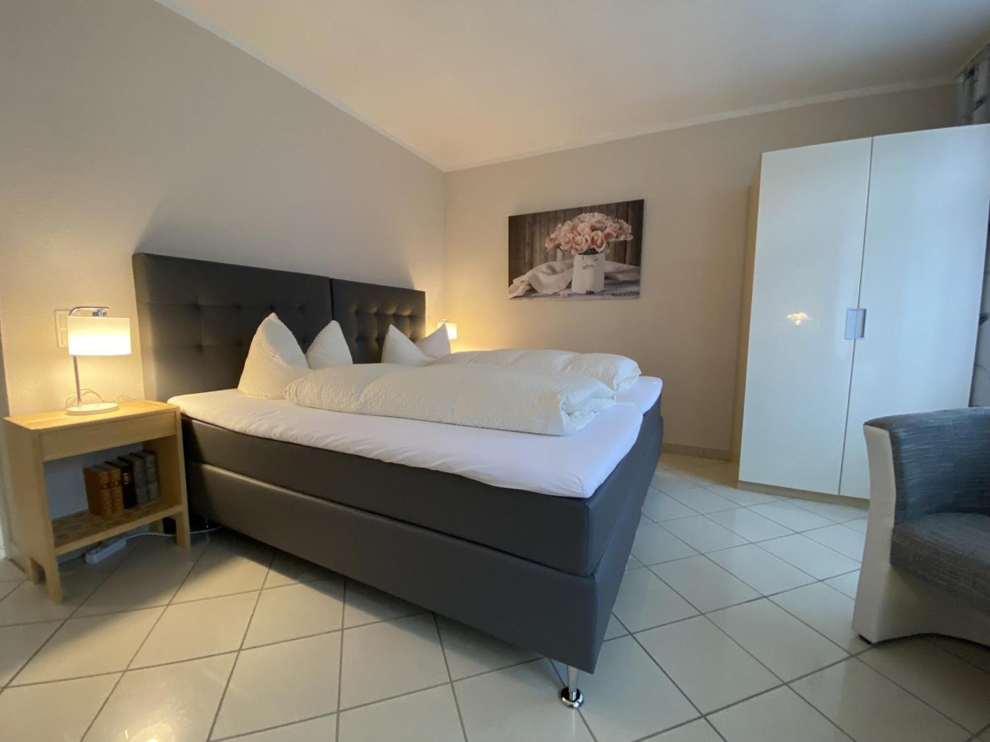 Apartments Und Zimmer Gaestehaus Matthias Dresde Extérieur photo