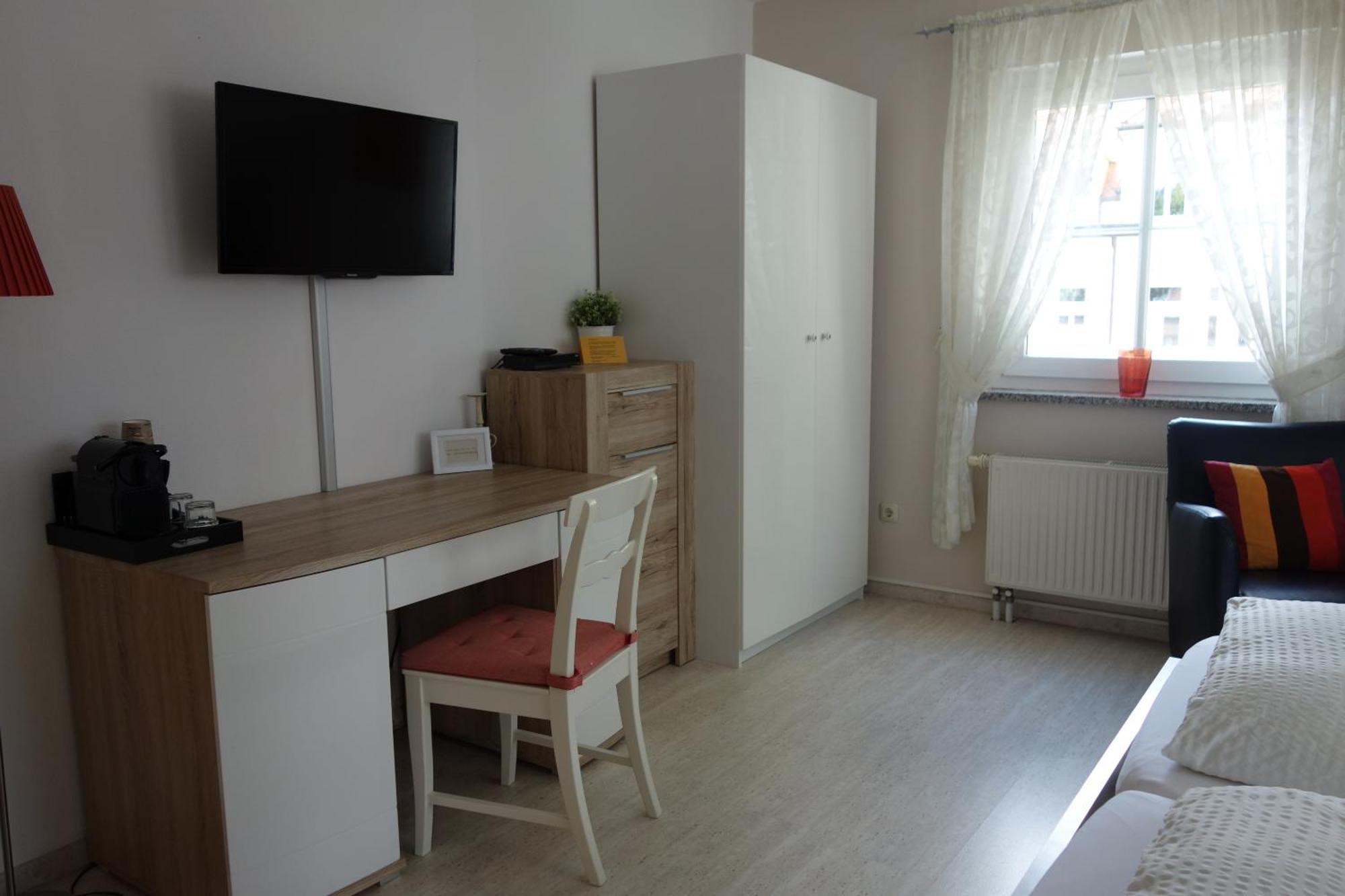 Apartments Und Zimmer Gaestehaus Matthias Dresde Extérieur photo