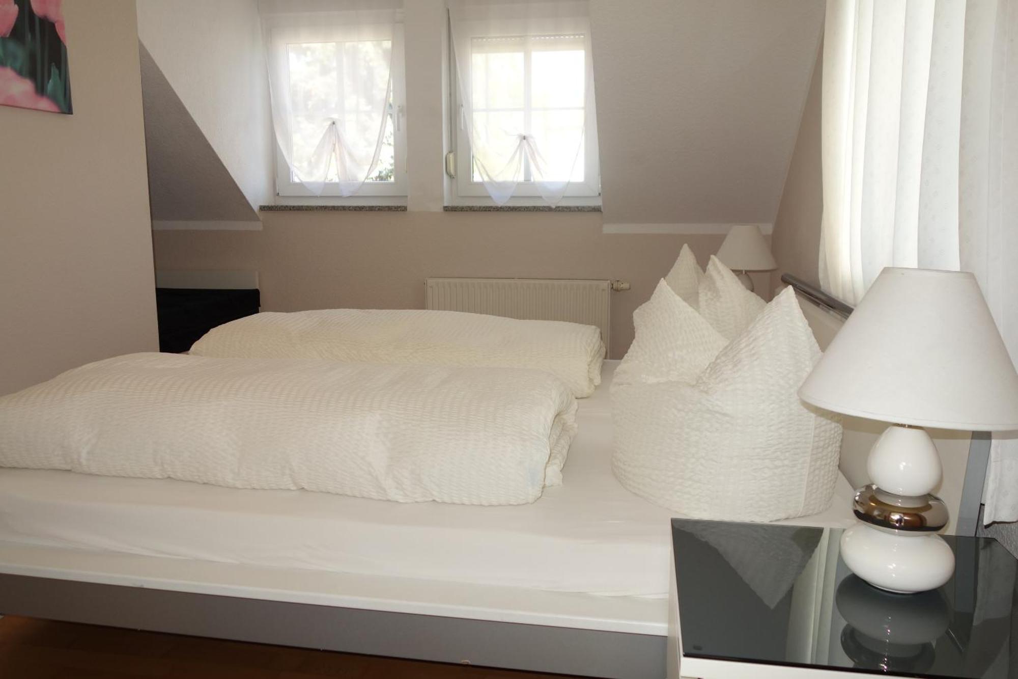 Apartments Und Zimmer Gaestehaus Matthias Dresde Chambre photo