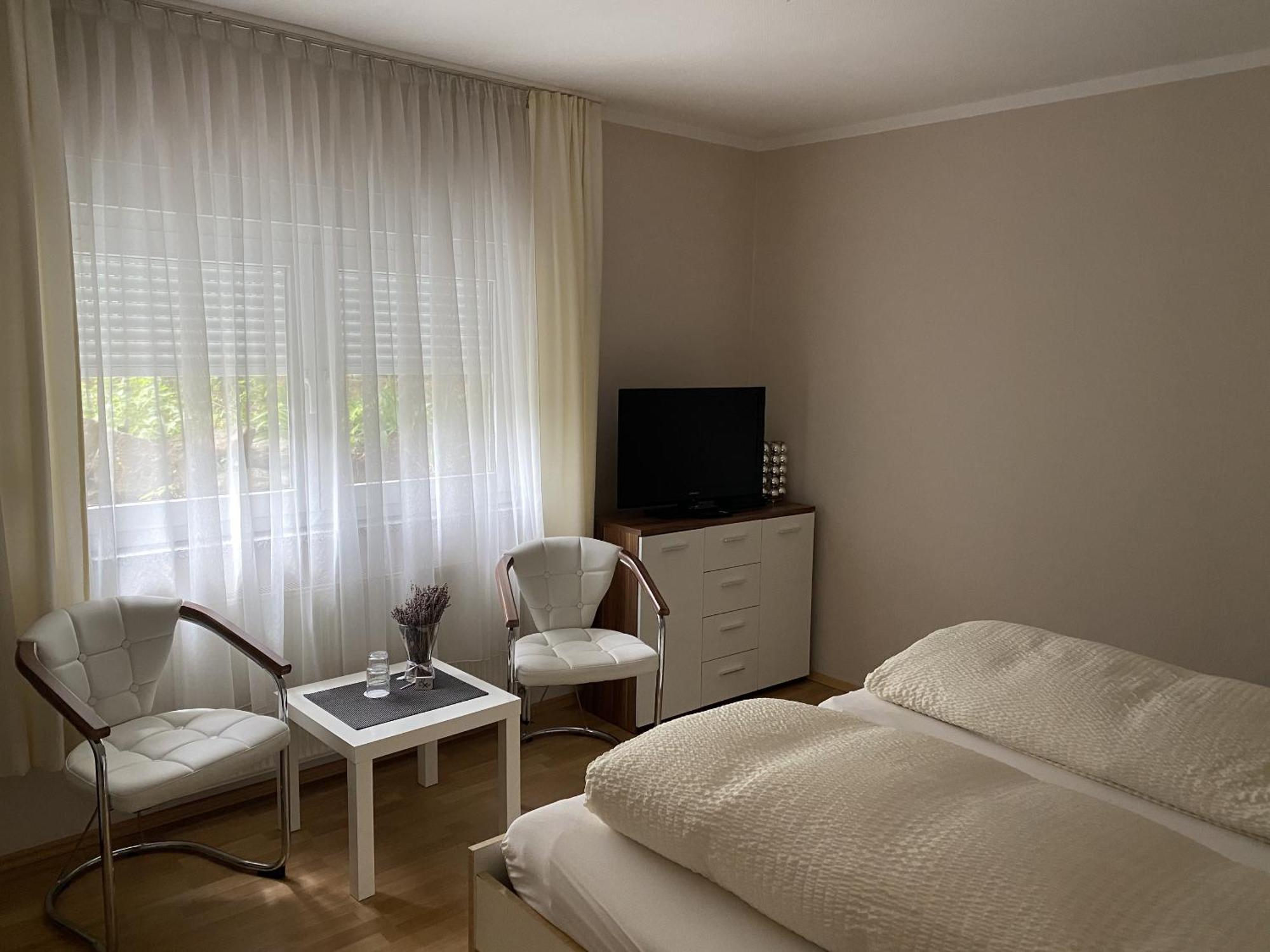 Apartments Und Zimmer Gaestehaus Matthias Dresde Chambre photo