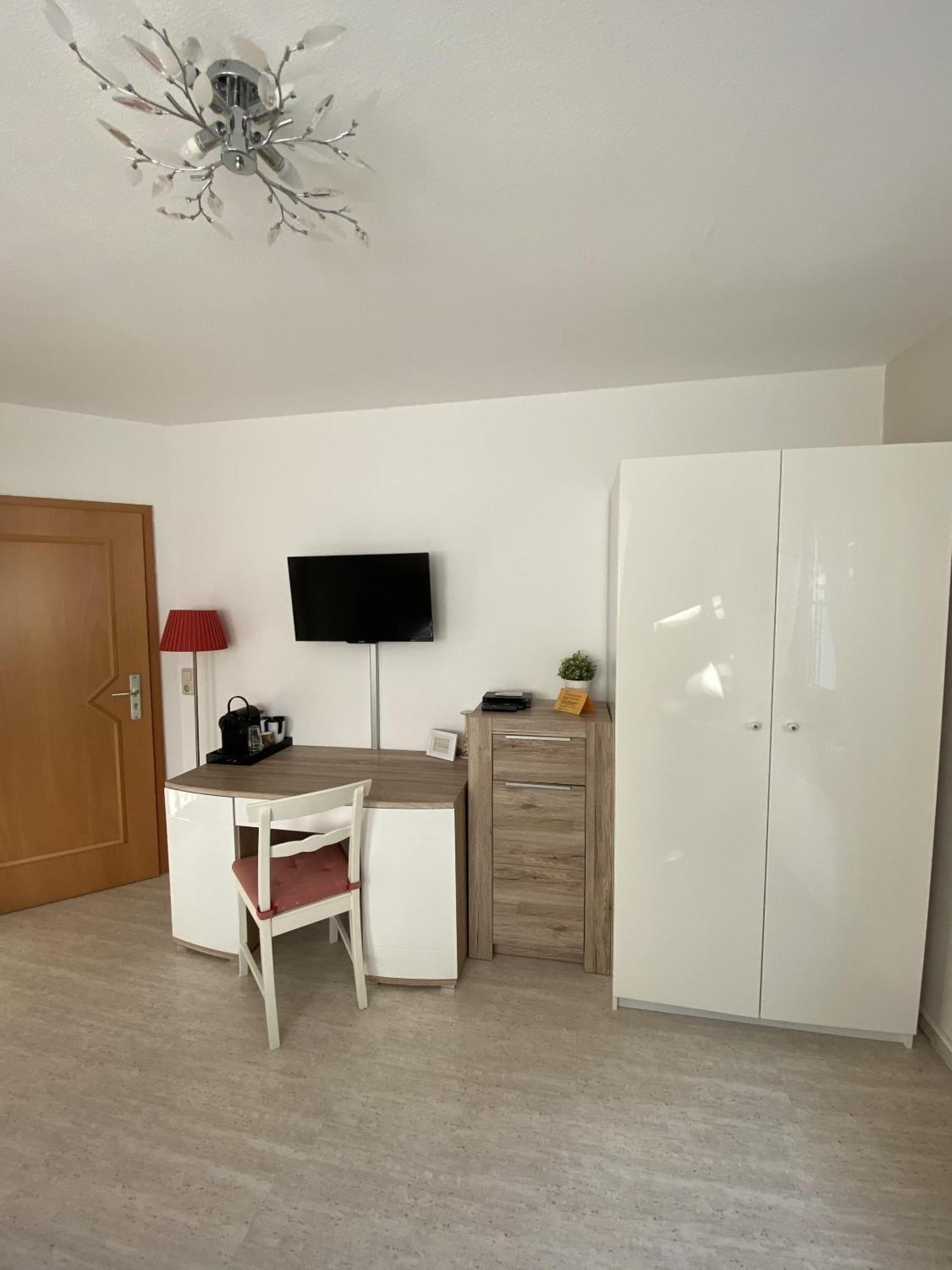 Apartments Und Zimmer Gaestehaus Matthias Dresde Chambre photo