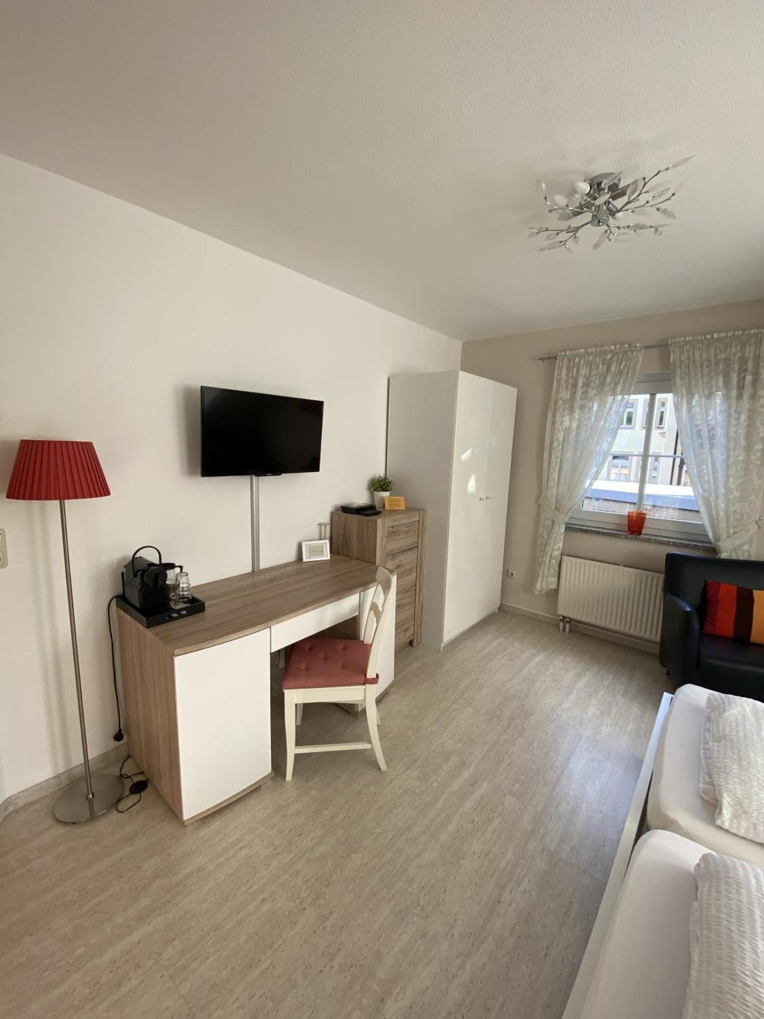 Apartments Und Zimmer Gaestehaus Matthias Dresde Chambre photo