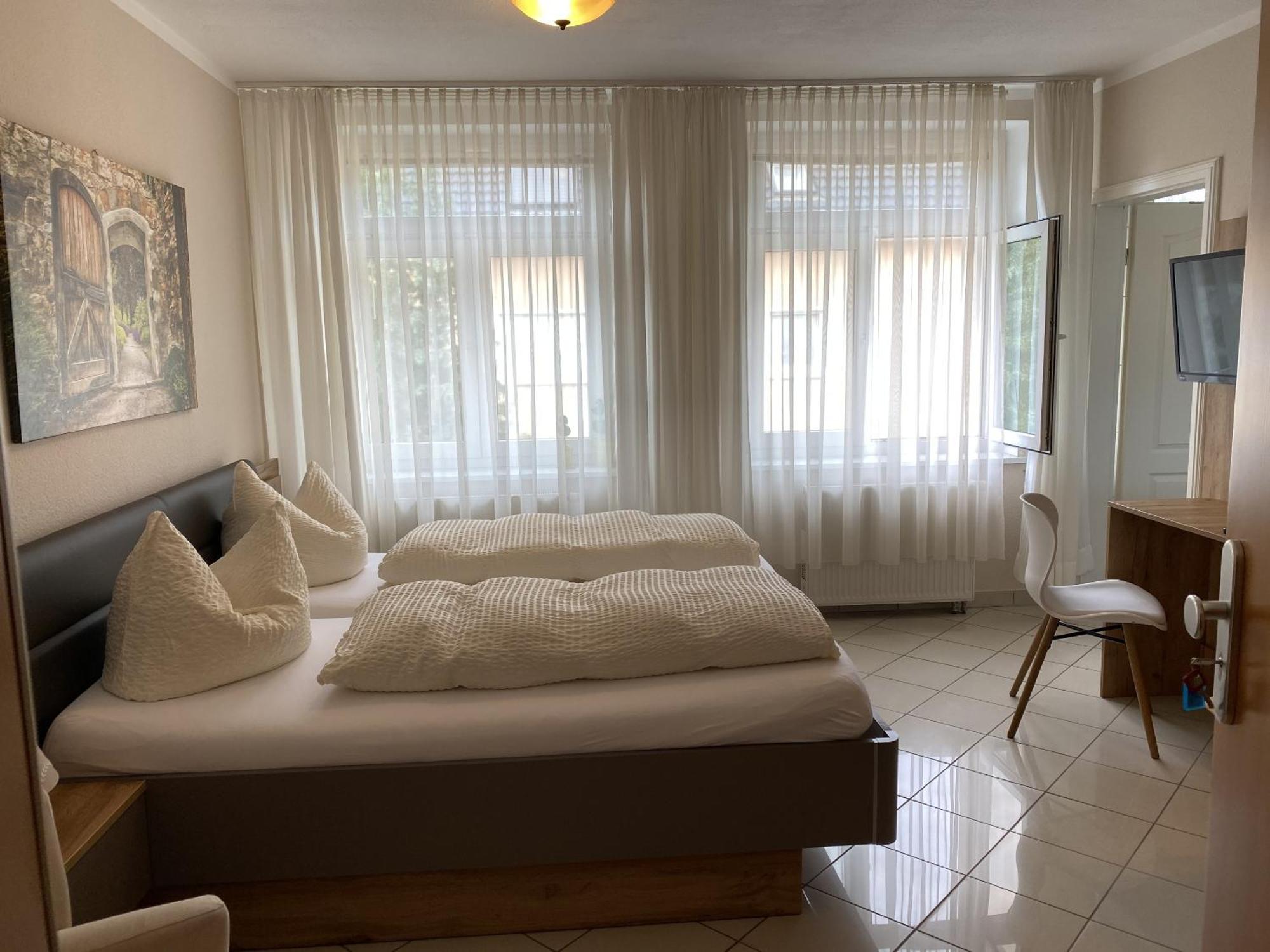Apartments Und Zimmer Gaestehaus Matthias Dresde Chambre photo